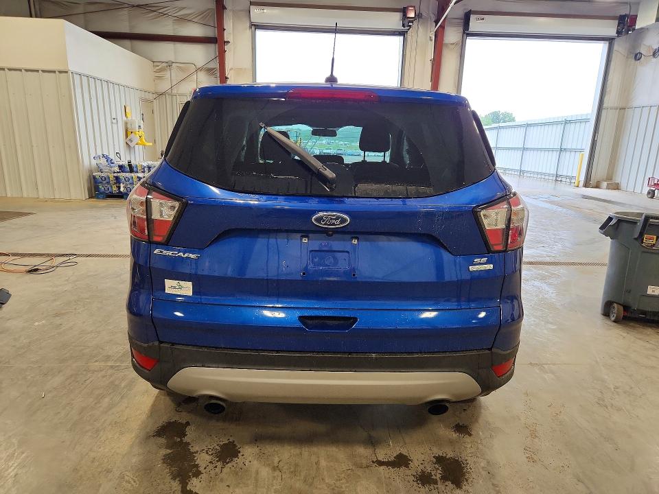 2017 Ford Escape მანქანა იყიდება აუქციონზე, vin: 1FMCU0GD0HUE92586, აუქციონის ნომერი: 62866486