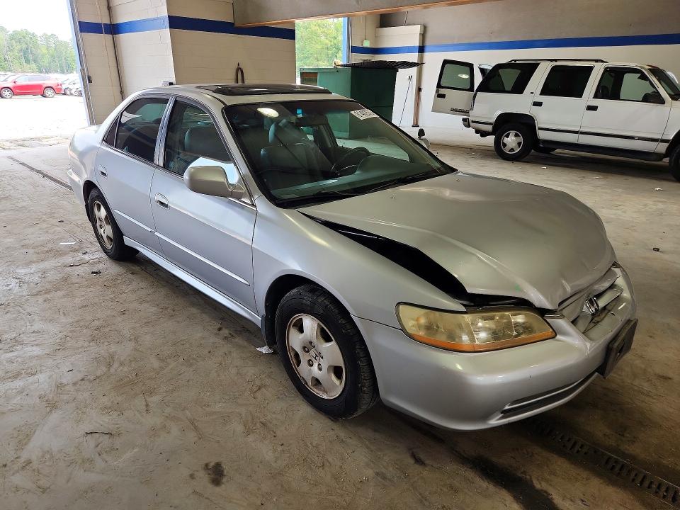 Продажа на аукционе авто 2002 Honda Accord, vin: 1HGCG16522A004261, номер лота: 61402576