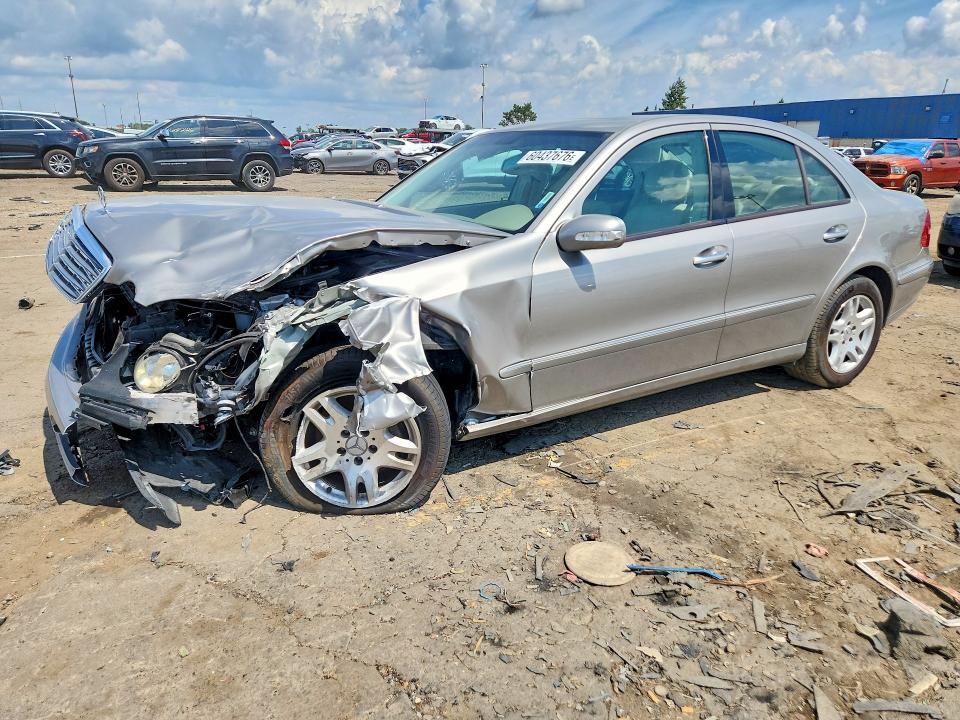 60437676 :رقم المزاد ، WDBUF56J86A819093 vin ، 2006 Mercedes-benz E مزاد بيع