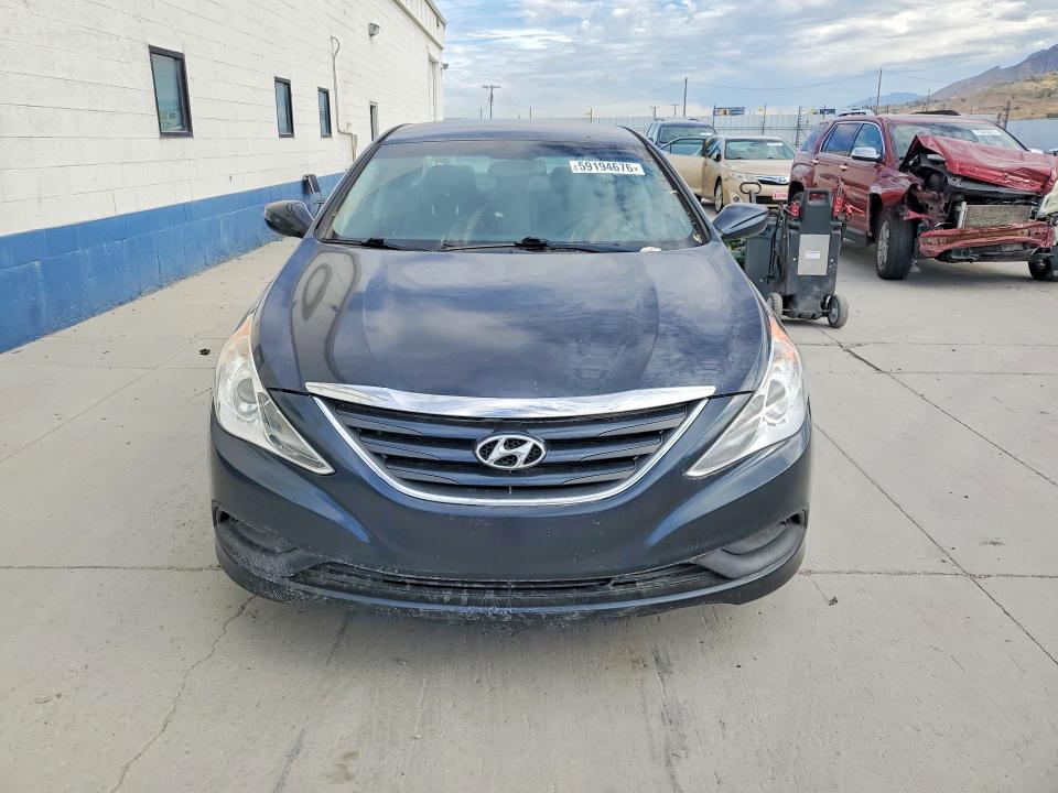 2014 Hyundai Sonata მანქანა იყიდება აუქციონზე, vin: 5NPEB4AC4EH921812, აუქციონის ნომერი: 59194676
