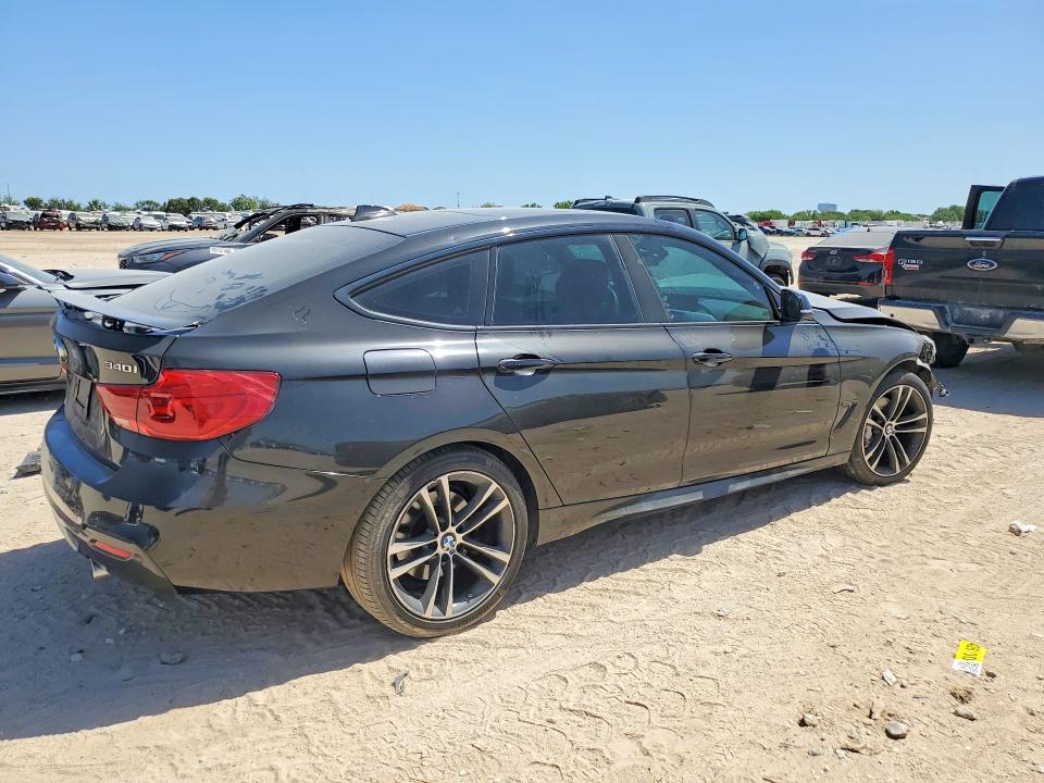 60577496 :رقم المزاد ، WBA8Y3C58JG451395 vin ، 2018 Bmw 340 مزاد بيع