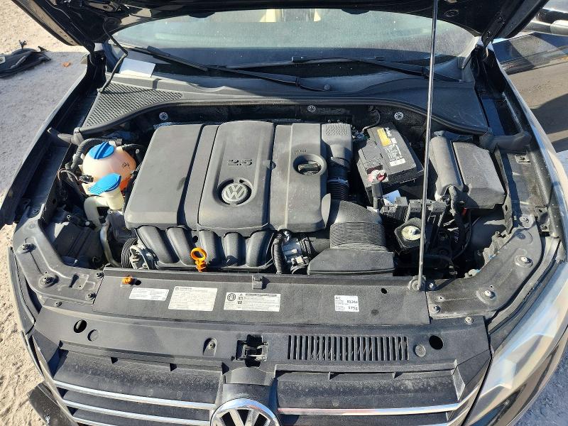 61401106 :رقم المزاد ، 1VWBH7A32DC025227 vin ، 2013 Volkswagen Passat مزاد بيع