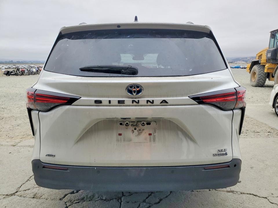 Продажа на аукционе авто 2021 Toyota Sienna, vin: 5TDJSKFCXMS005799, номер лота: 59813796