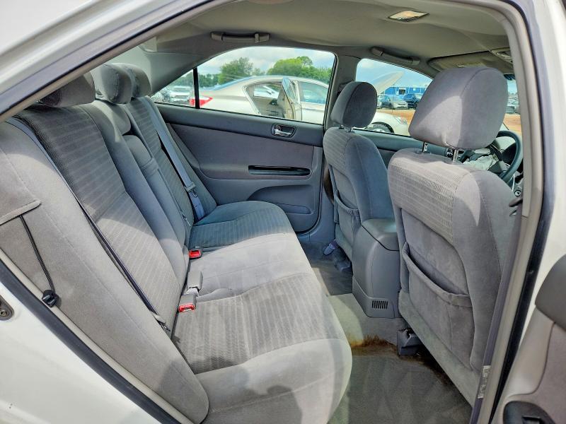60861476 :رقم المزاد ، 4T1BE32K05U596880 vin ، 2005 Toyota Camry مزاد بيع