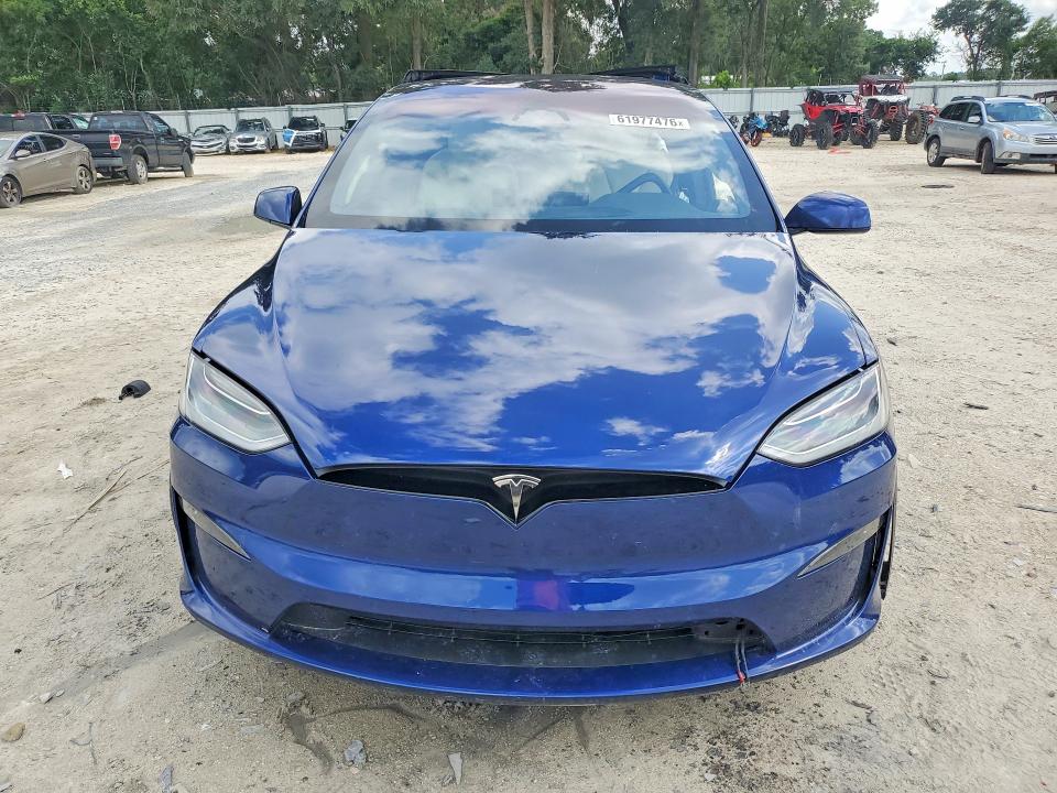 61977476 :رقم المزاد ، 7SAXCBE59PF378614 vin ، 2023 Tesla Model X مزاد بيع