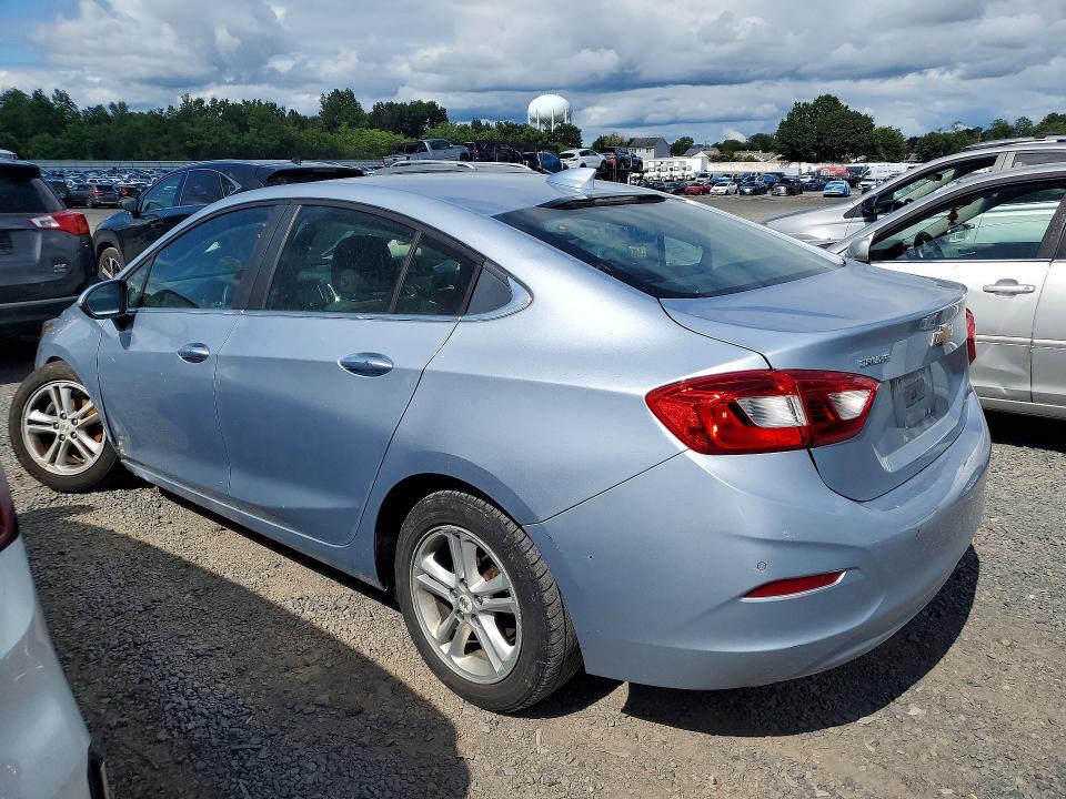 63227646 :رقم المزاد ، 1G1BE5SM4H7128888 vin ، 2017 Chevrolet Cruze مزاد بيع