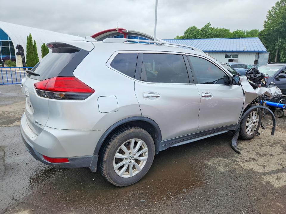 62165656 :رقم المزاد ، 5N1AT2MV0HC879339 vin ، 2017 Nissan Rogue مزاد بيع
