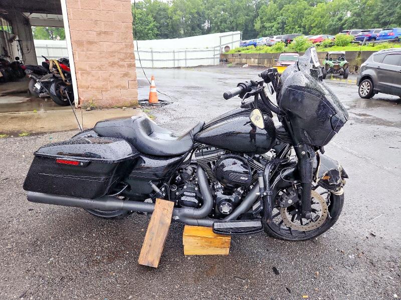 2015 Harley-davidson Flhxs მანქანა იყიდება აუქციონზე, vin: 1HD1KRM11FB703964, აუქციონის ნომერი: 63020986