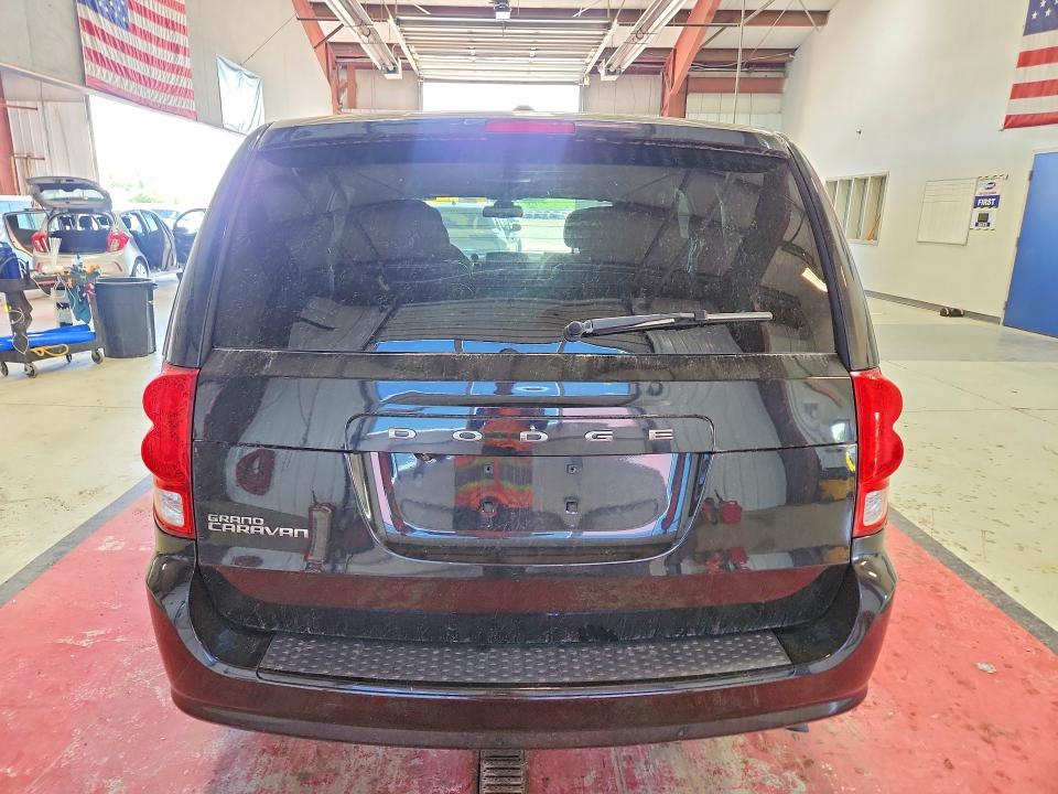 61585316 :رقم المزاد ، 2C4RDGCG9JR163041 vin ، 2018 Dodge Grand Caravan مزاد بيع