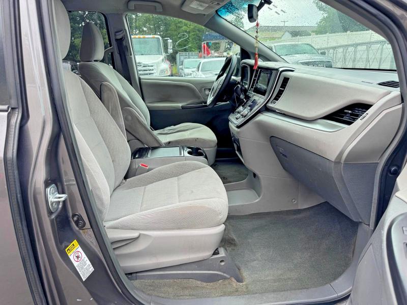 Продажа на аукционе авто 2017 Toyota Sienna, vin: 5TDKZ3DC2HS788793, номер лота: 62405986
