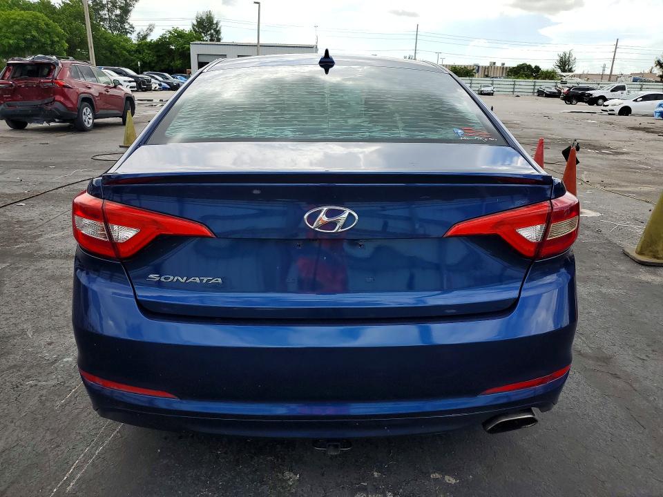 2015 Hyundai Sonata მანქანა იყიდება აუქციონზე, vin: 5NPE24AF1FH233701, აუქციონის ნომერი: 85630295