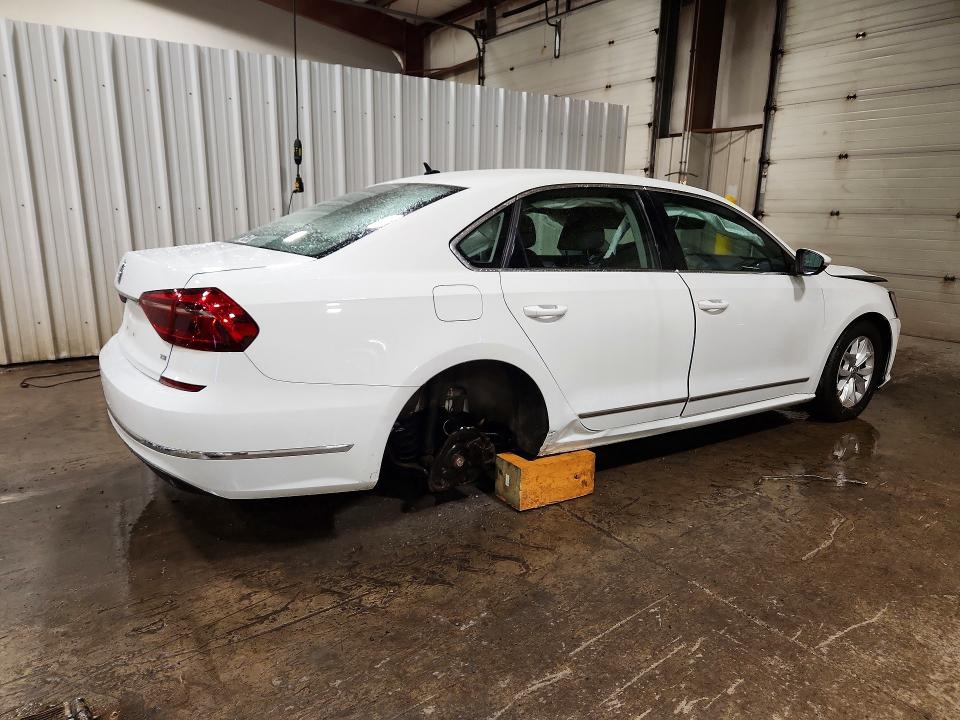 2017 Volkswagen Passat მანქანა იყიდება აუქციონზე, vin: 1VWAT7A37HC007399, აუქციონის ნომერი: 62508526