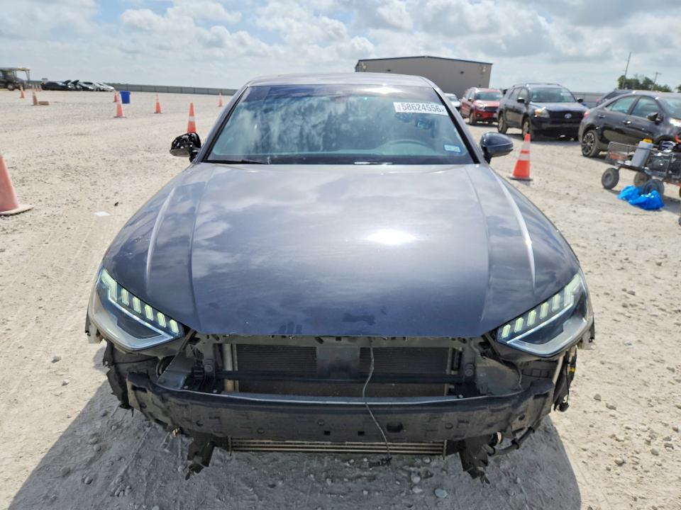Продаж на аукціоні авто 2022 Audi A4, vin: WAUEAAF48NN008860, номер лоту: 58624556