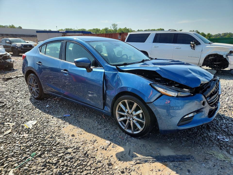 59146036 :رقم المزاد ، 3MZBN1V38JM242727 vin ، 2018 Mazda 3 مزاد بيع
