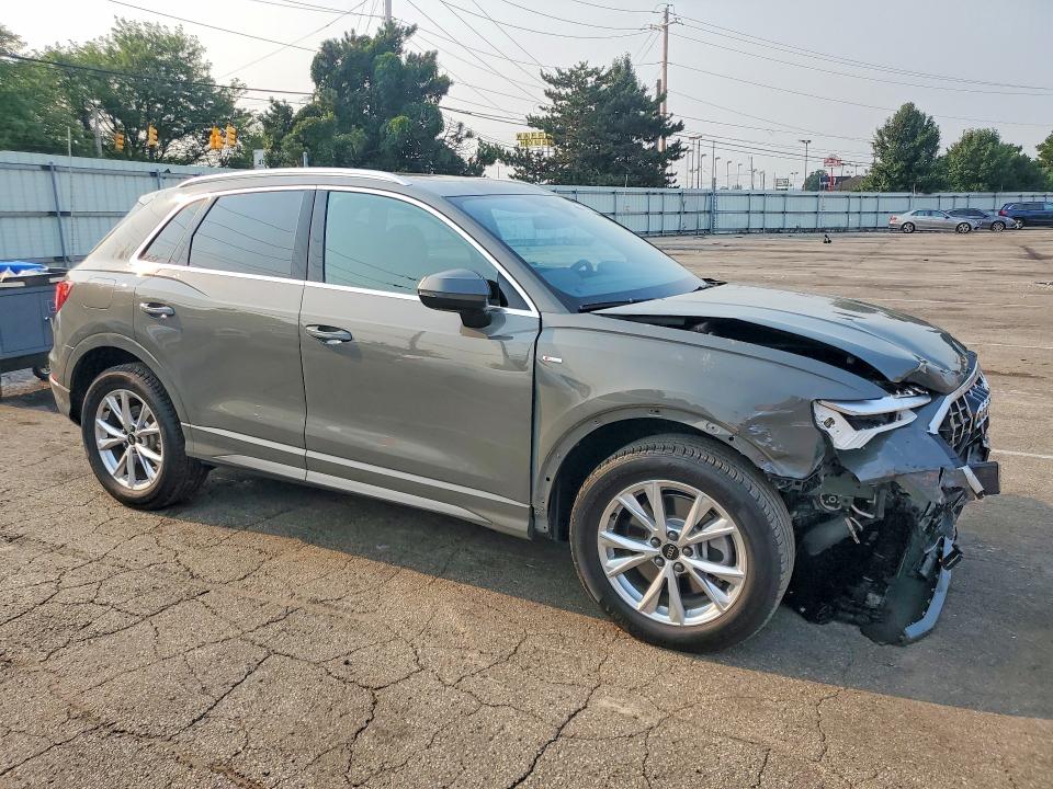 62312736 :رقم المزاد ، WA1EECF35P1117145 vin ، 2023 Audi Q3 مزاد بيع
