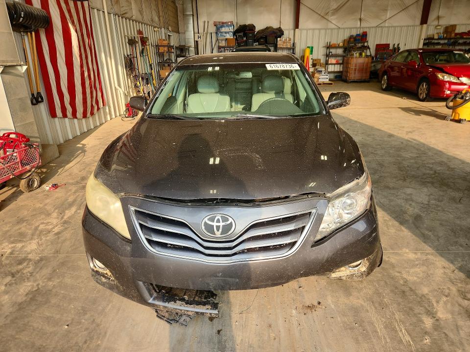 61678736 :رقم المزاد ، 4T4BF3EK6BR146922 vin ، 2011 Toyota Camry مزاد بيع