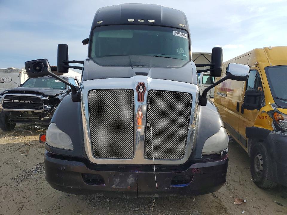 58691146 :رقم المزاد ، 1XKYDP9X6JJ179998 vin ، 2018 Kenworth Construction مزاد بيع
