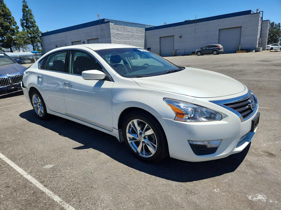2014 Nissan Altima მანქანა იყიდება აუქციონზე, vin: 1N4AL3AP2EC187343, აუქციონის ნომერი: 60062076