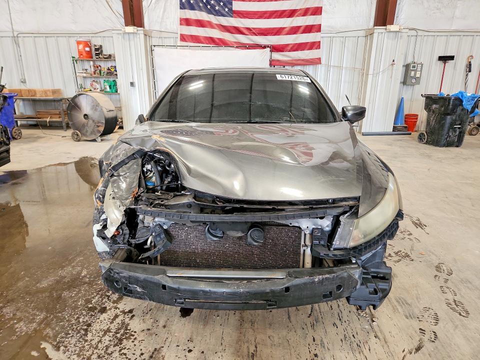 61721526 :رقم المزاد ، 1HGCS1B36AA012025 vin ، 2010 Honda Accord مزاد بيع