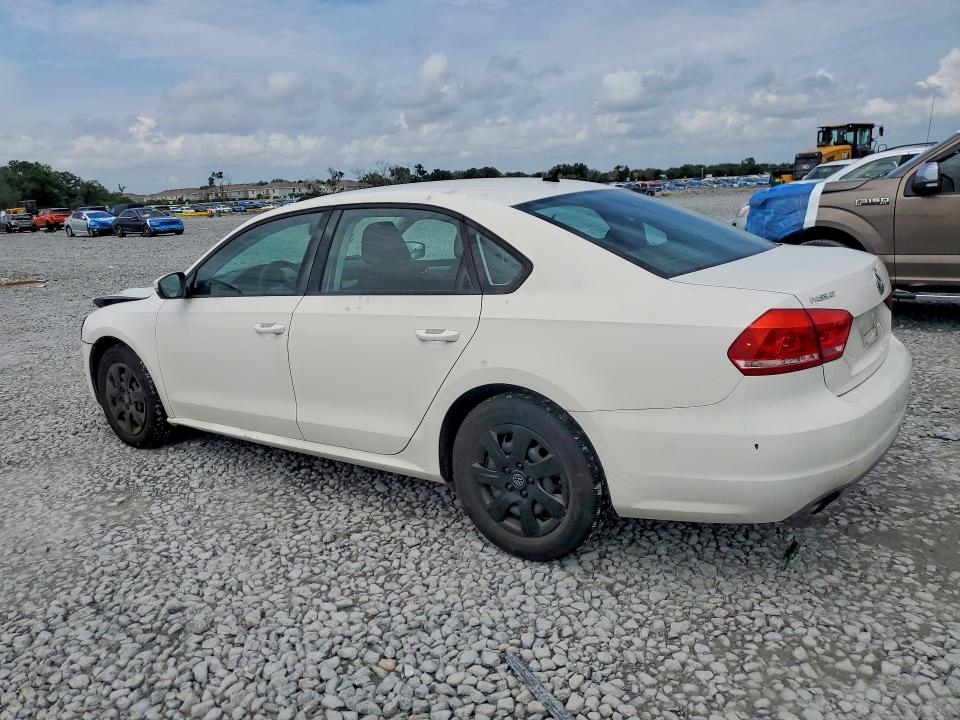 63605646 :رقم المزاد ، 1VWAS7A31FC030628 vin ، 2015 Volkswagen Passat مزاد بيع