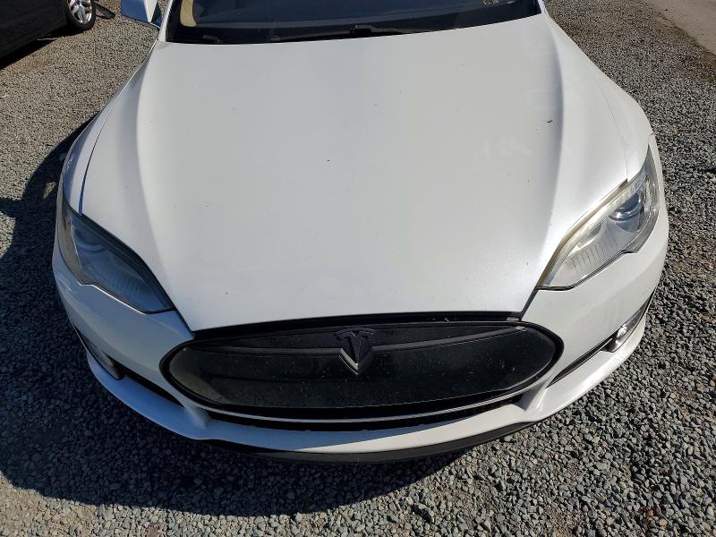 60815756 :رقم المزاد ، 5YJSA1DP9DFP13098 vin ، 2013 Tesla Model S مزاد بيع