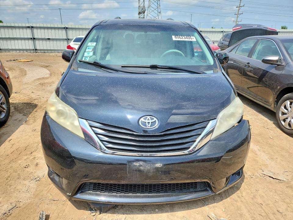 60623406 :رقم المزاد ، 5TDKK3DC6ES470918 vin ، 2014 Toyota Sienna مزاد بيع