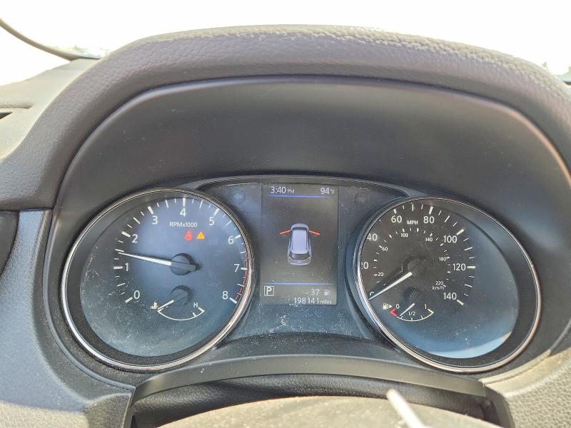 60581336 :رقم المزاد ، JN8AT2MVXJW301262 vin ، 2018 Nissan Rogue مزاد بيع