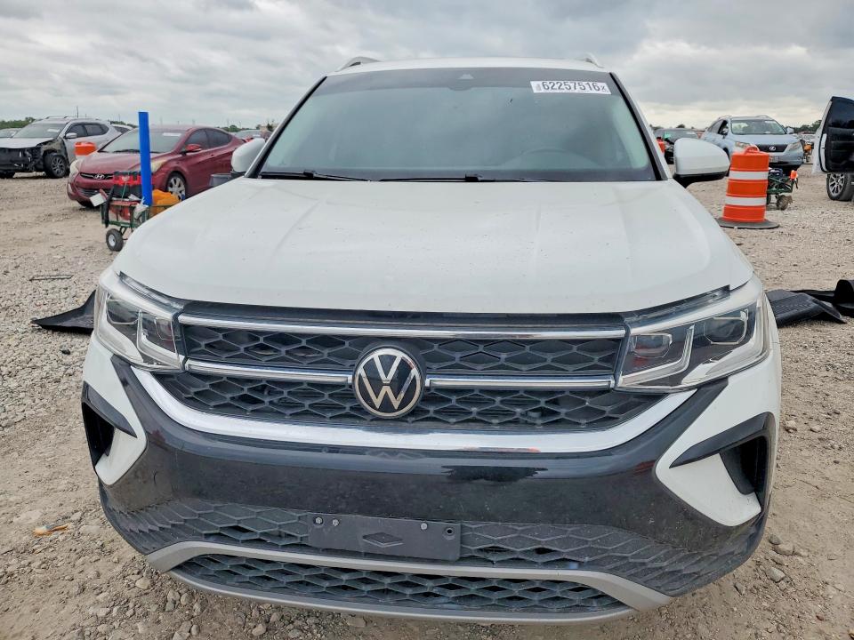 Продажа на аукционе авто 2022 Volkswagen Taos, vin: 3VV2X7B2XNM066315, номер лота: 62257516