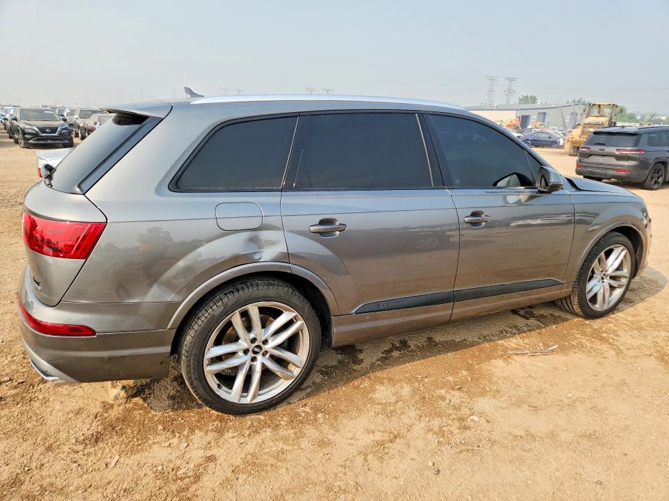 Продажа на аукционе авто 2017 Audi Q7, vin: WA1VAAF78HD002641, номер лота: 61137426