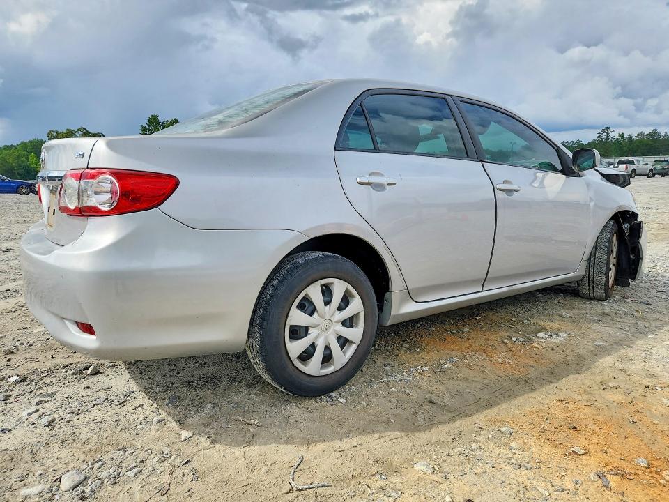 61041216 :رقم المزاد ، 2T1BU4EEXBC662363 vin ، 2011 Toyota Corolla مزاد بيع