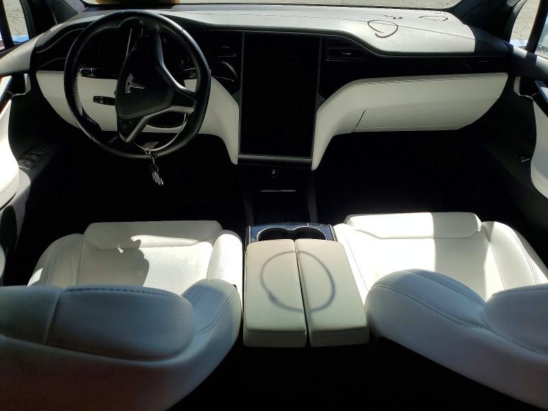 2018 Tesla Model X მანქანა იყიდება აუქციონზე, vin: 5YJXCAE21JF106367, აუქციონის ნომერი: 59001636