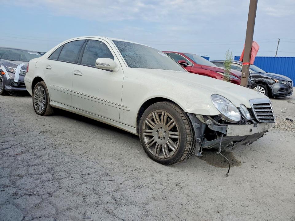 60256466 :رقم المزاد ، WDBUF87X18B307807 vin ، 2008 Mercedes-benz E مزاد بيع