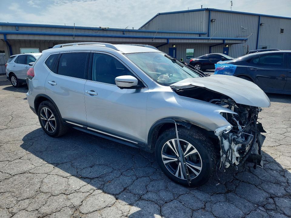 Продаж на аукціоні авто 2018 Nissan Rogue, vin: JN8AT2MV1JW318967, номер лоту: 61300726