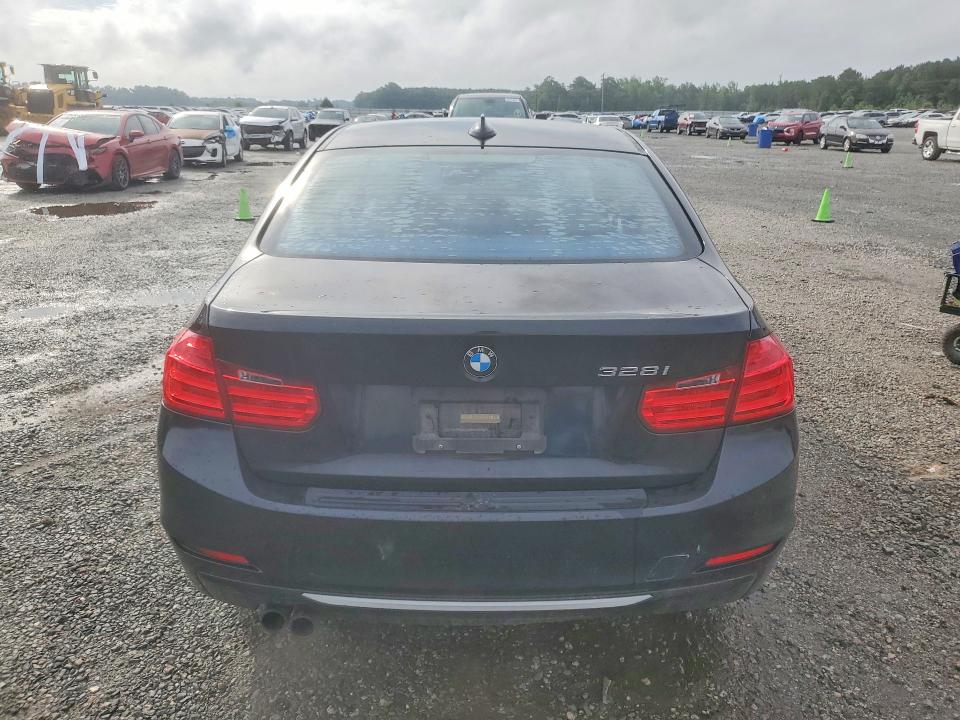 60821556 :رقم المزاد ، WBA3C1G51DNR49378 vin ، 2013 Bmw 328 مزاد بيع