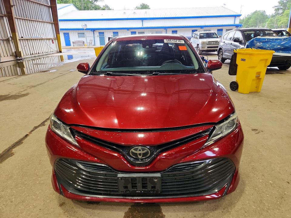 2020 Toyota Camry მანქანა იყიდება აუქციონზე, vin: 4T1C11AK0LU925645, აუქციონის ნომერი: 58615216