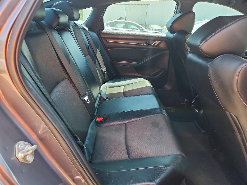 Продажа на аукционе авто 2018 Honda Accord, vin: 1HGCV1F36JA155199, номер лота: 62000196