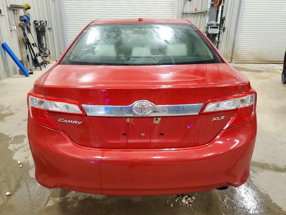 2014 Toyota Camry მანქანა იყიდება აუქციონზე, vin: 4T4BF1FKXER385526, აუქციონის ნომერი: 63600316