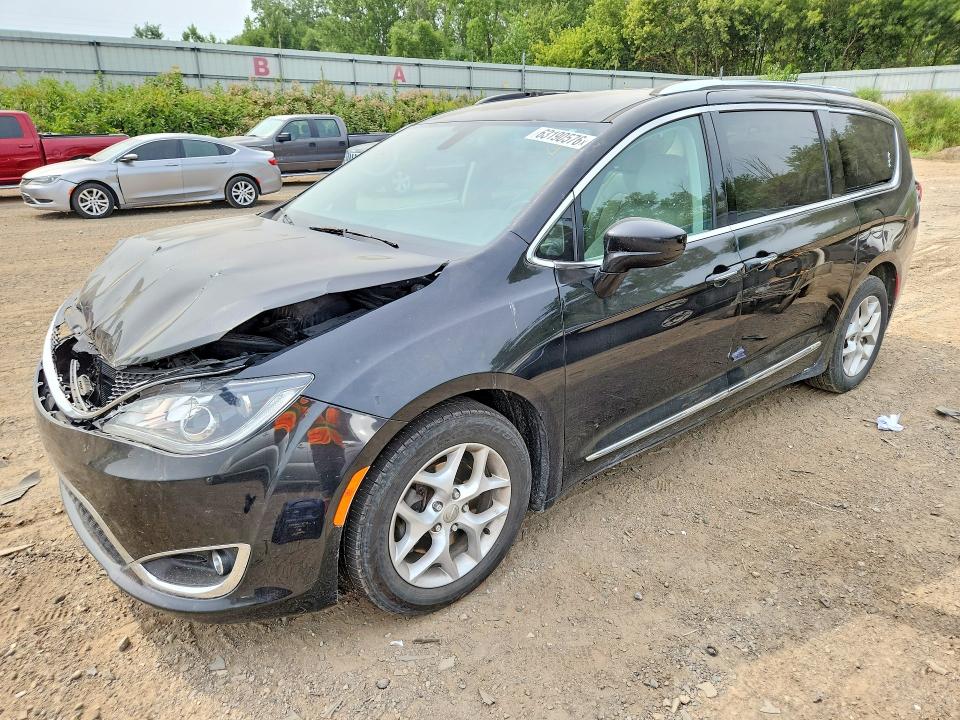 63190576 :رقم المزاد ، 2C4RC1EG9HR578335 vin ، 2017 Chrysler Pacifica مزاد بيع