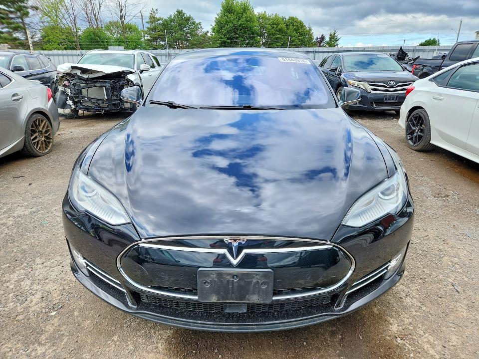 2015 Tesla Model S მანქანა იყიდება აუქციონზე, vin: 5YJSA1S26FF096558, აუქციონის ნომერი: 61443916