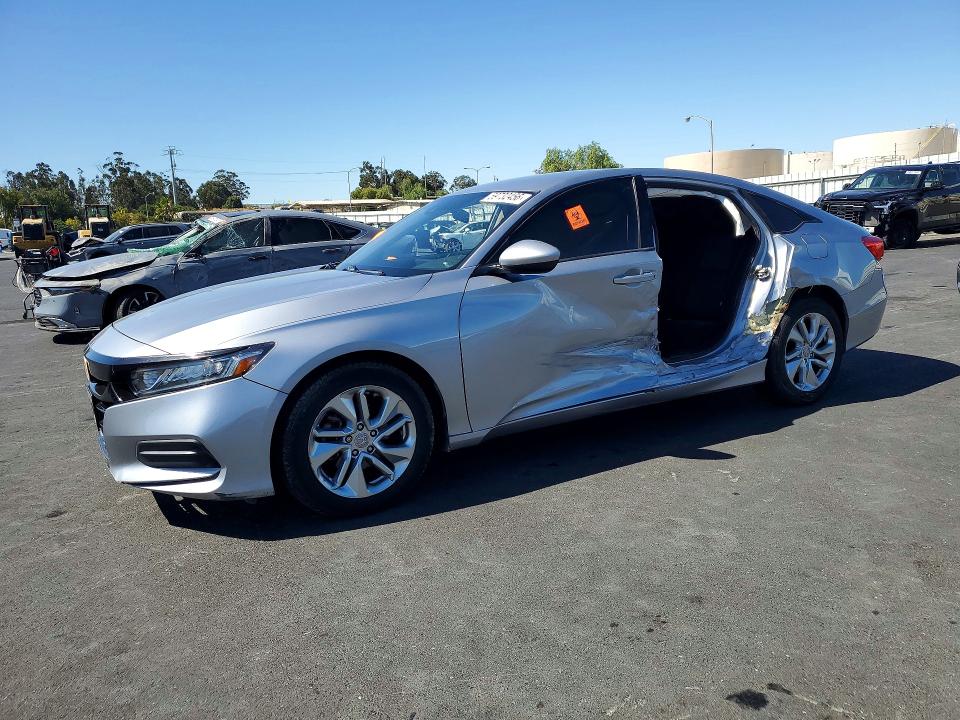 59732456 :رقم المزاد ، 1HGCV1F16JA138532 vin ، 2018 Honda Accord مزاد بيع