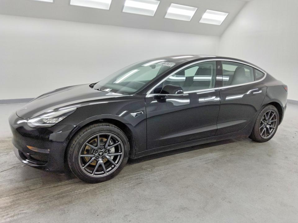Продажа на аукционе авто 2018 Tesla Model 3, vin: 5YJ3E1EA8JF013863, номер лота: 58786286