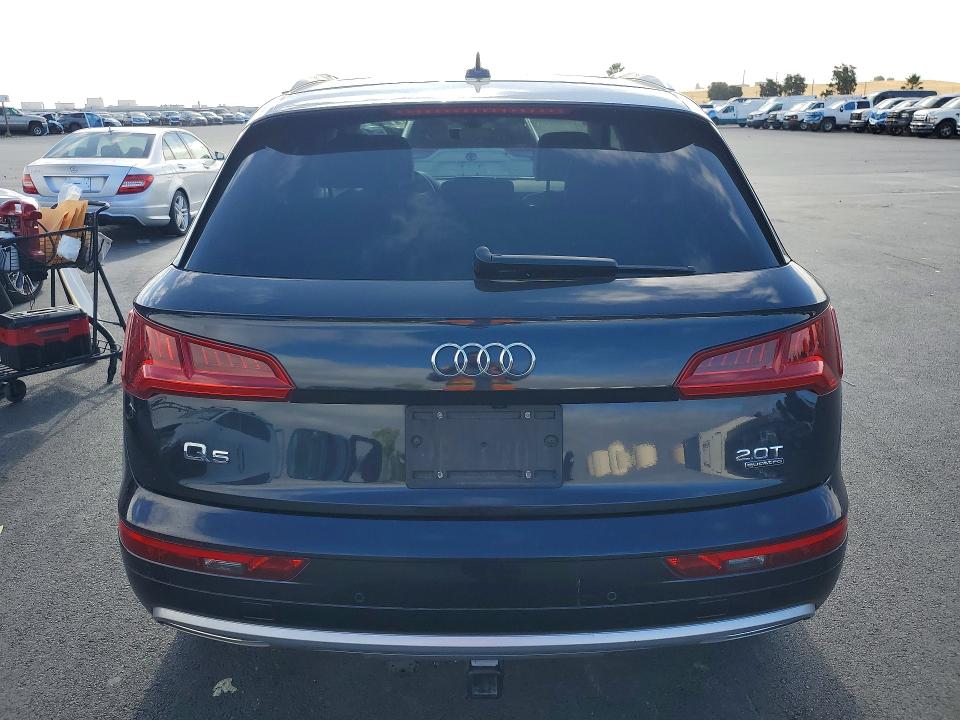 59139796 :رقم المزاد ، WA1BNAFY8J2100747 vin ، 2018 Audi Q5 مزاد بيع