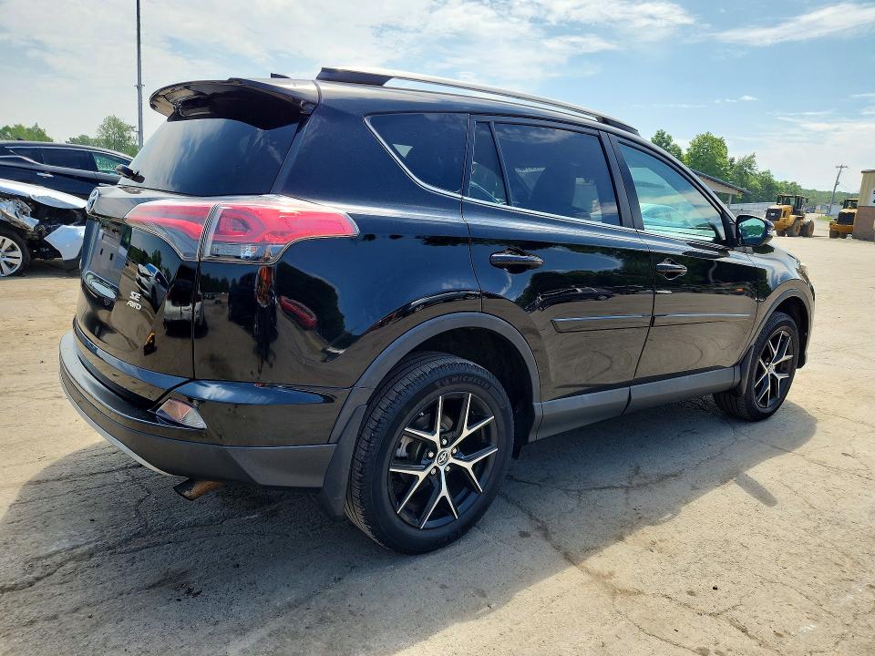 2018 Toyota Rav4 მანქანა იყიდება აუქციონზე, vin: 2T3JFREV7JW697918, აუქციონის ნომერი: 61385146