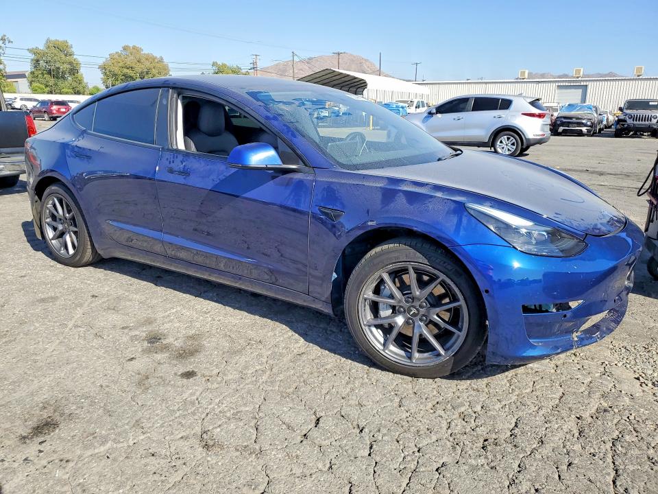 60496176 :رقم المزاد ، 5YJ3E1EBXNF221919 vin ، 2022 Tesla Model 3 مزاد بيع