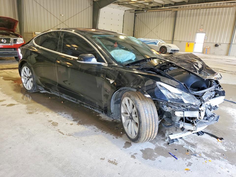 Продажа на аукционе авто 2018 Tesla Model 3, vin: 5YJ3E1EA4JF176302, номер лота: 60870716