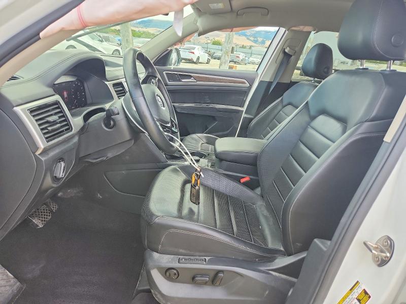 61877696 :رقم المزاد ، 1V2NR2CA0JC577623 vin ، 2018 Volkswagen Atlas مزاد بيع