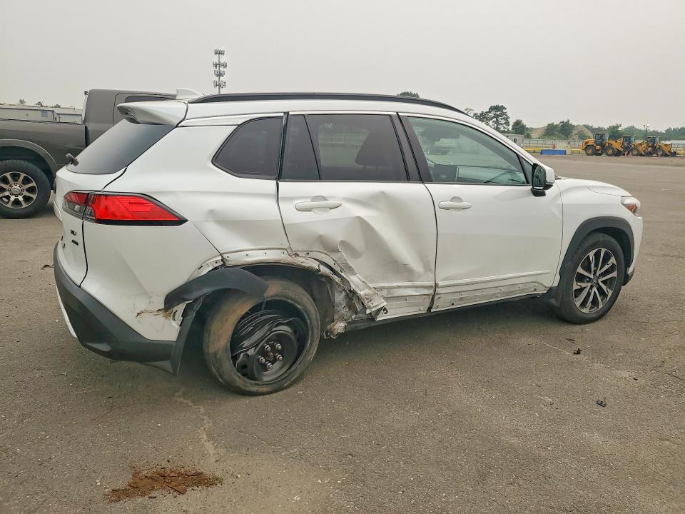 59405366 :رقم المزاد ، 7MUDAABG4NV012788 vin ، 2022 Toyota Corolla Cross مزاد بيع