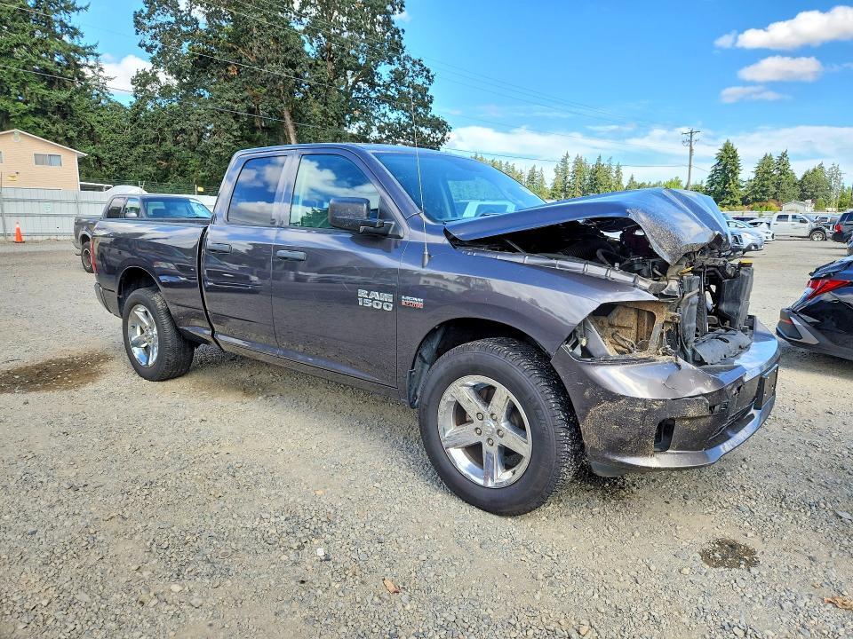 62007596 :رقم المزاد ، 1C6RR7FT1JS190900 vin ، 2018 Ram 1500 مزاد بيع