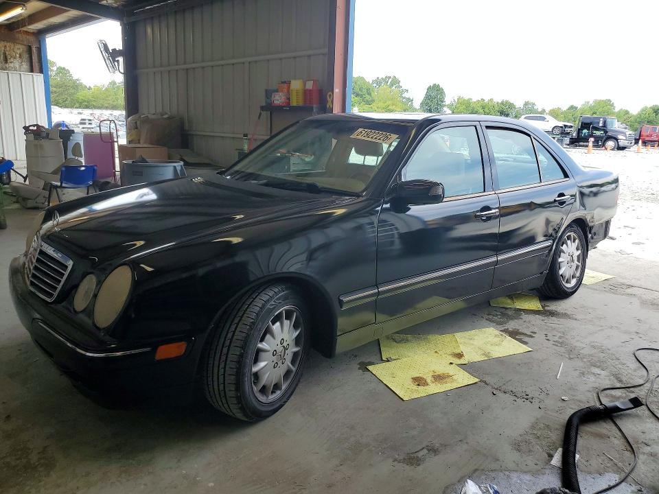 2000 Mercedes-benz E მანქანა იყიდება აუქციონზე, vin: WDBJF65J7YB110226, აუქციონის ნომერი: 61922226