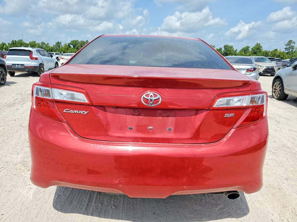 62768526 :رقم المزاد ، 4T1BF1FK2EU819741 vin ، 2014 Toyota Camry مزاد بيع